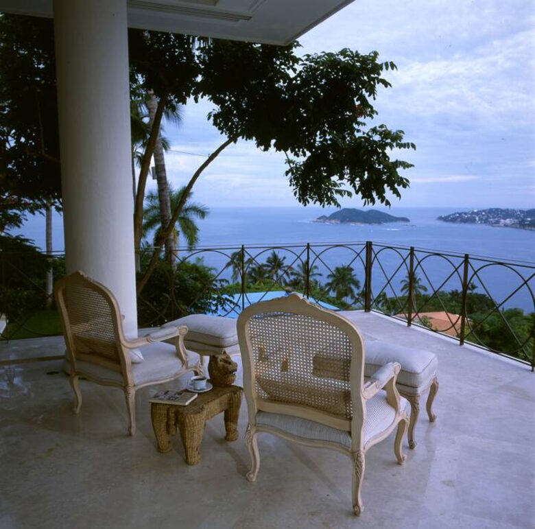 Elevated Elegance Over Acapulco Bay - Acapulco, Mexico
