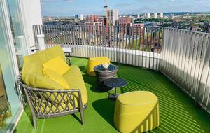 Luxury 3-Bedroom Apartment with Wraparound Terrace in Iconic Battersea - London, United Kingdom