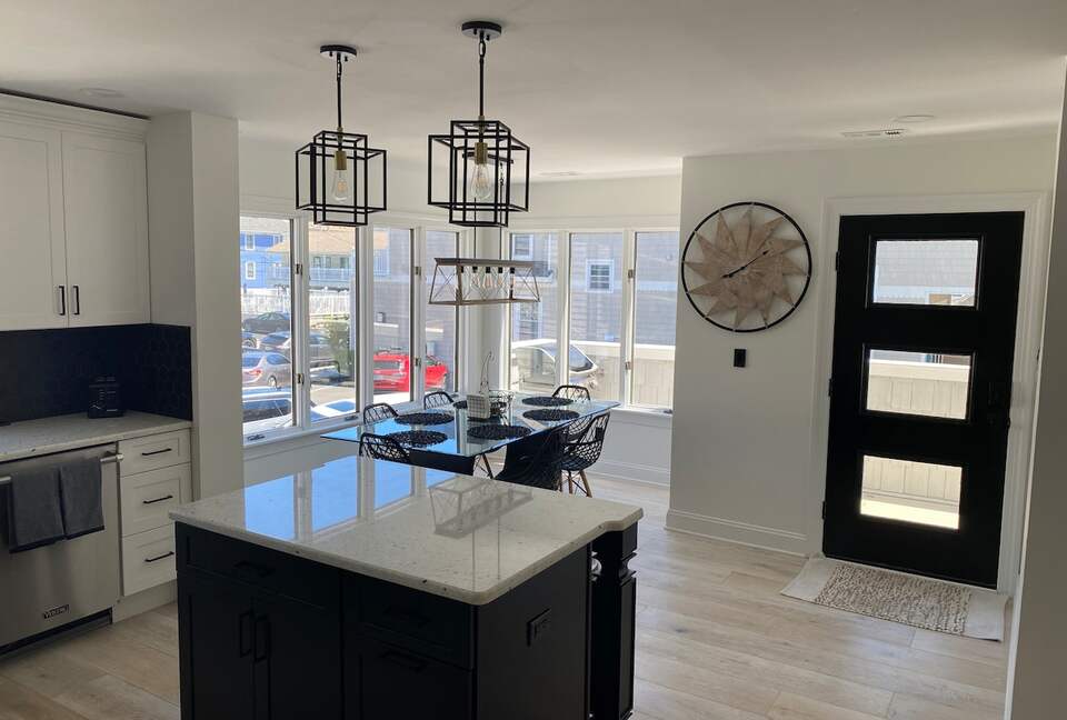 Elegant Beachside Townhome with Coastal Charm - Margate City, New Jersey