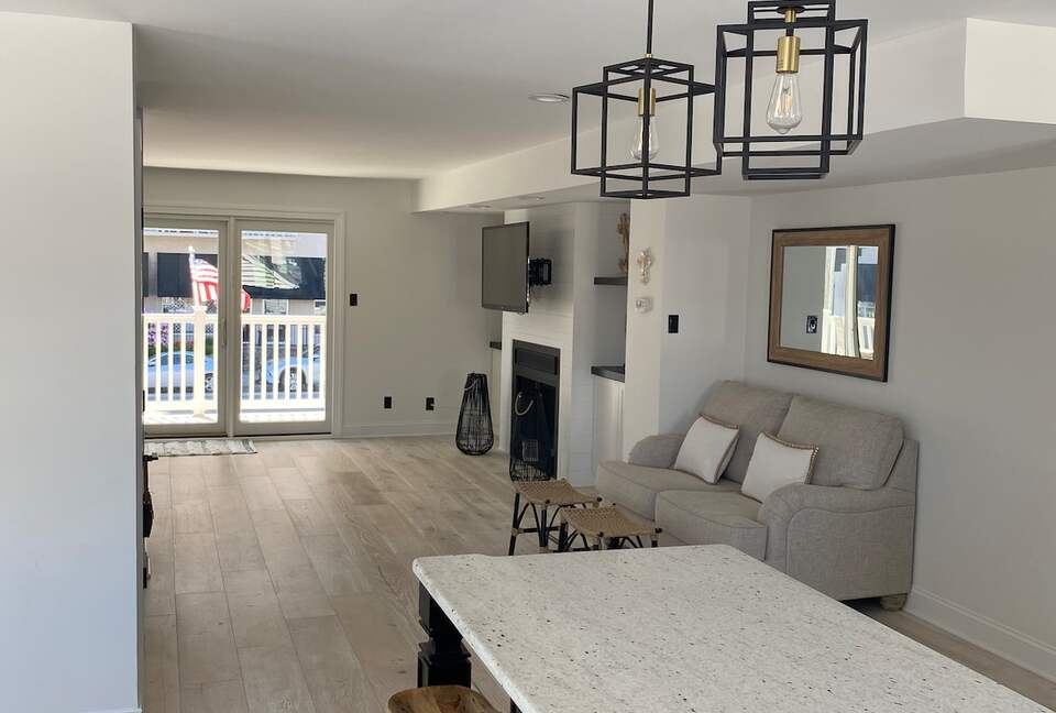 Elegant Beachside Townhome with Coastal Charm - Margate City, New Jersey