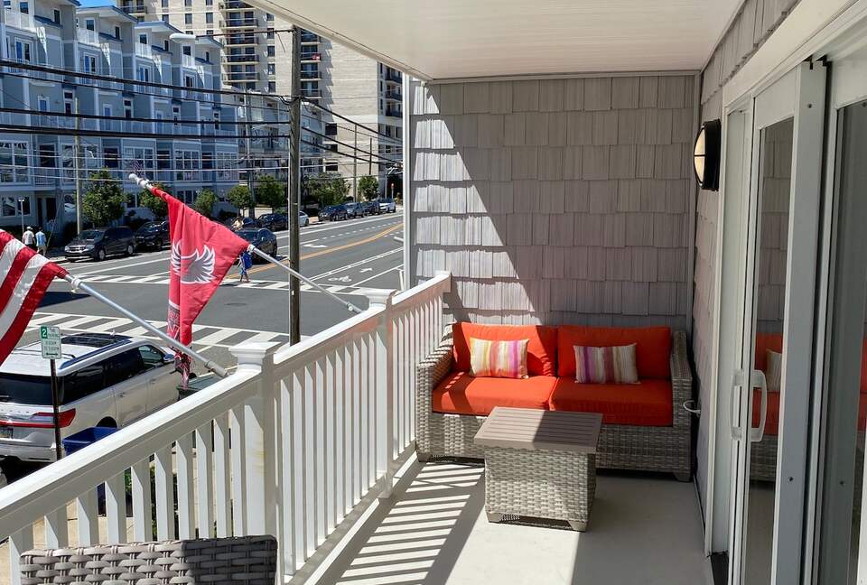 Elegant Beachside Townhome with Coastal Charm - Margate City, New Jersey