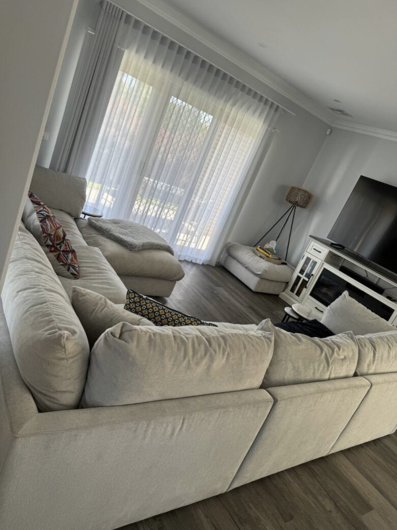Refined Beachside Retreat with Spacious Living Near Phillip Island - Corinella, Australia