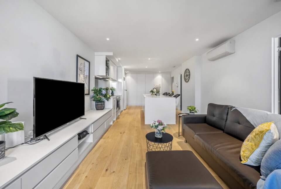 Cityscape Elegance on Melbourne’s Edge with Resort-Style Amenities - Brunswick, VIC, Australia