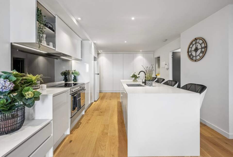 Cityscape Elegance on Melbourne’s Edge with Resort-Style Amenities - Brunswick, VIC, Australia