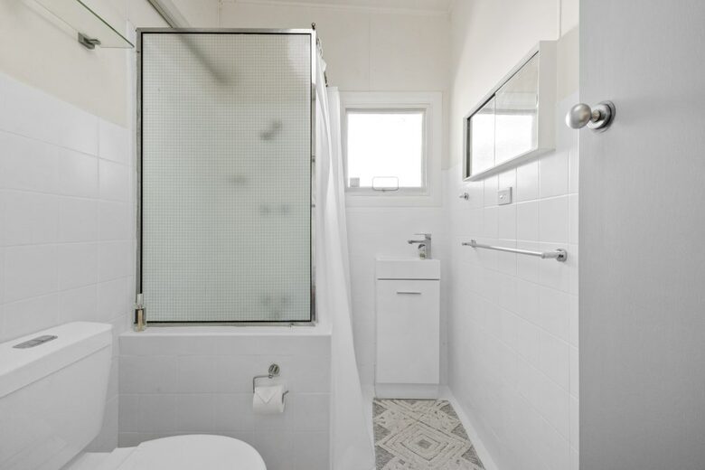 Kirby's Beach Hideaway | Elegant Style Meets Seaside Serenity - Berrara, Australia