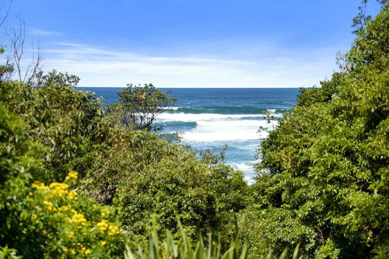 Kirby's Beach Hideaway | Elegant Style Meets Seaside Serenity - Berrara, Australia