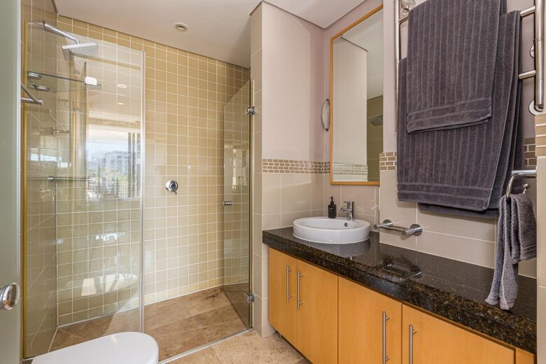 Luxury Waterfront Marina Apartment - Cape Town, South Africa