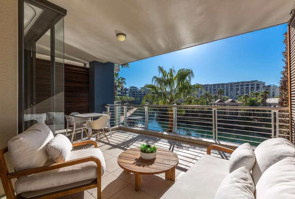 Luxury Waterfront Marina Apartment - Cape Town, South Africa