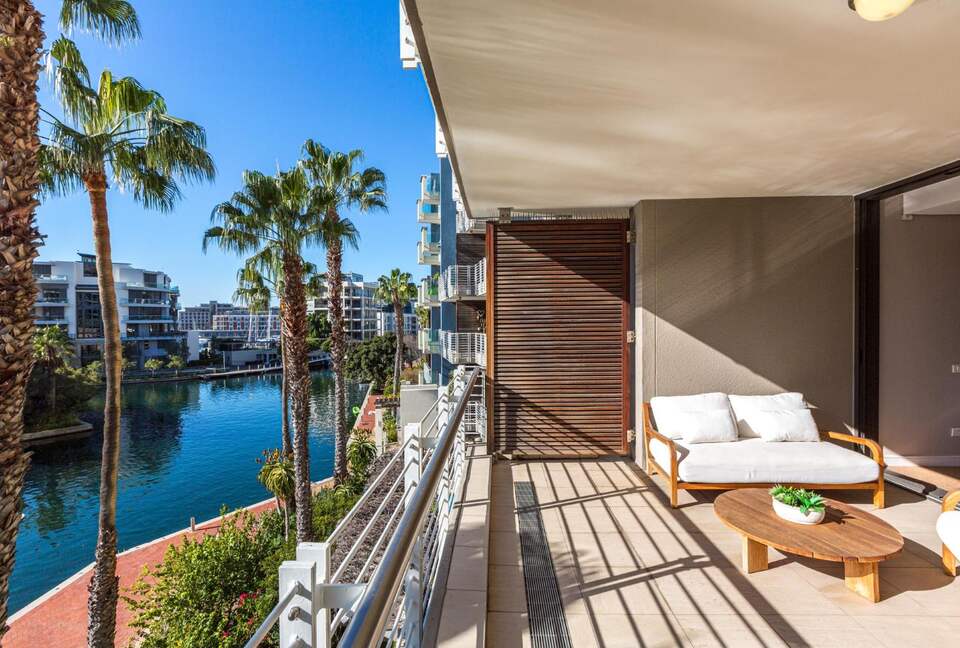 Luxury Waterfront Marina Apartment - Cape Town, South Africa