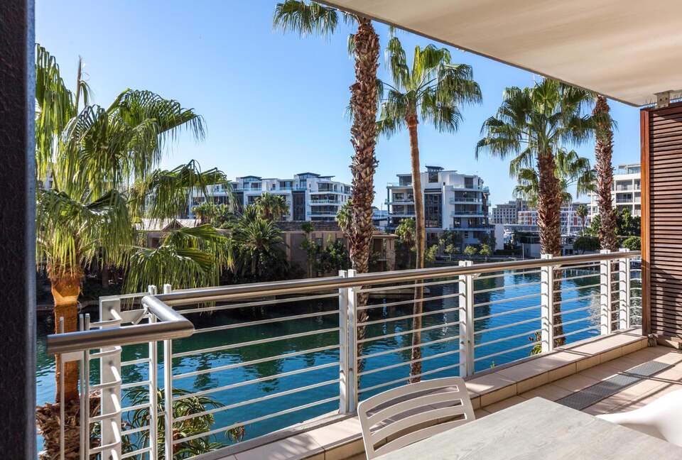 Luxury Waterfront Marina Apartment - Cape Town, South Africa