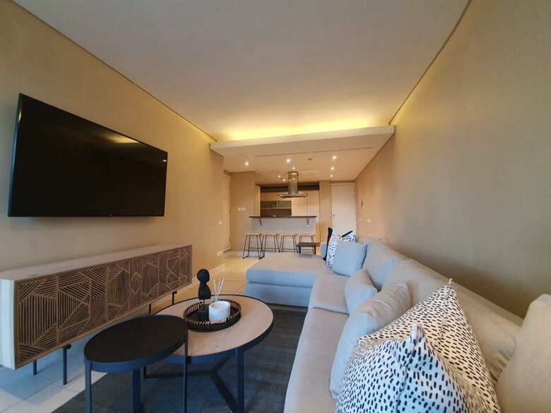 Luxury Waterfront Marina Apartment - Cape Town, South Africa
