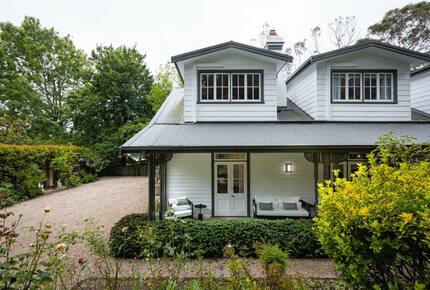 Elegant Mountain Escape in Leura's Leafy Heart - Leura, Australia