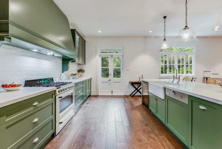 Elegant Mountain Escape in Leura's Leafy Heart - Leura, Australia