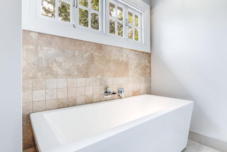 Elegant Mountain Escape in Leura's Leafy Heart - Leura, Australia