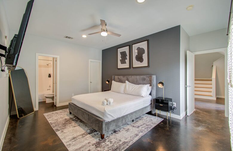 Urban Comfort in the Heart of Houston Heights - Houston, Texas