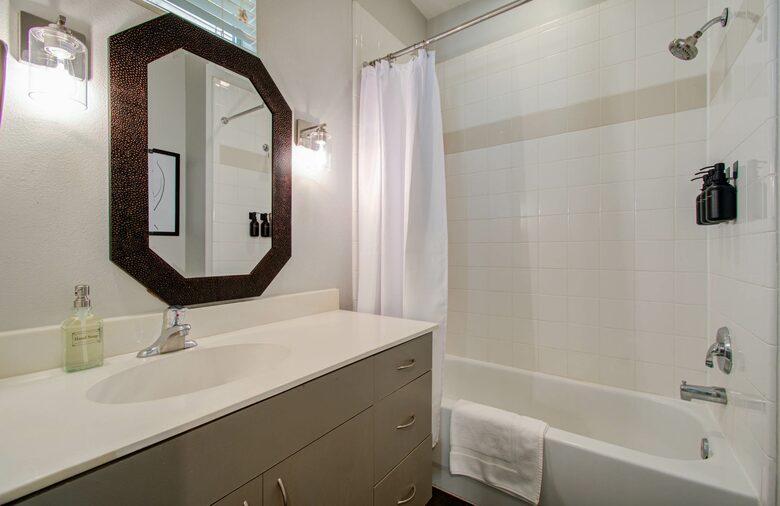 Urban Comfort in the Heart of Houston Heights - Houston, Texas