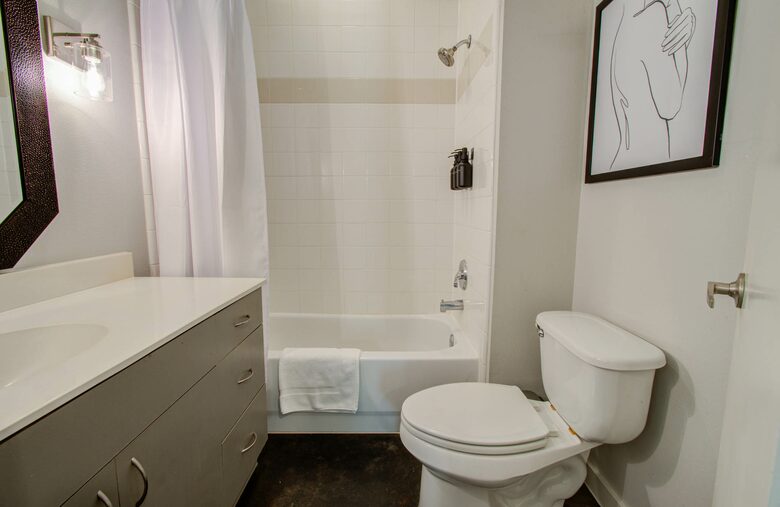Urban Comfort in the Heart of Houston Heights - Houston, Texas