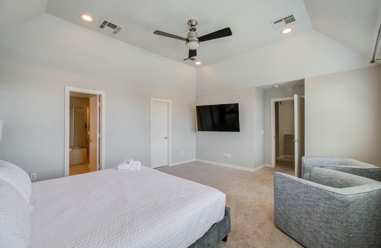 Urban Comfort in the Heart of Houston Heights - Houston, Texas