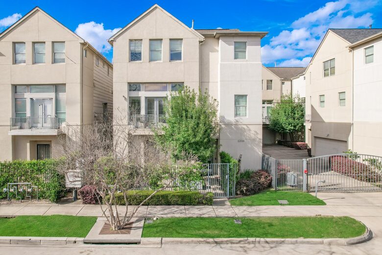 Urban Comfort in the Heart of Houston Heights - Houston, Texas