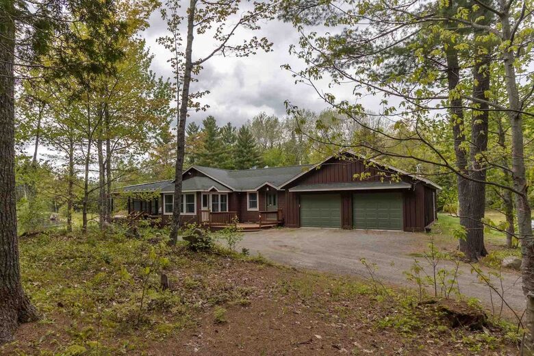 Tranquil Forest Retreat with Private Pond Access - New Portland, Maine