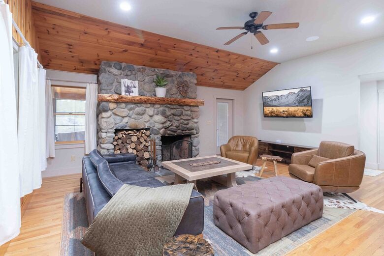 Tranquil Forest Retreat with Private Pond Access - New Portland, Maine