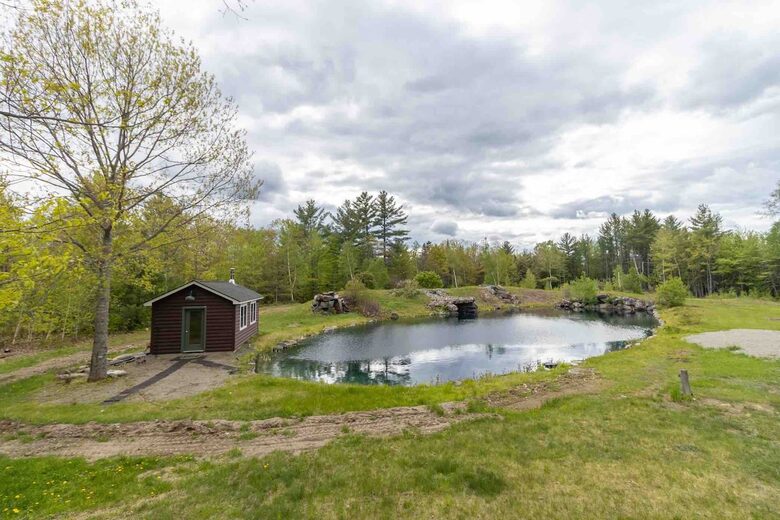 Tranquil Forest Retreat with Private Pond Access - New Portland, Maine