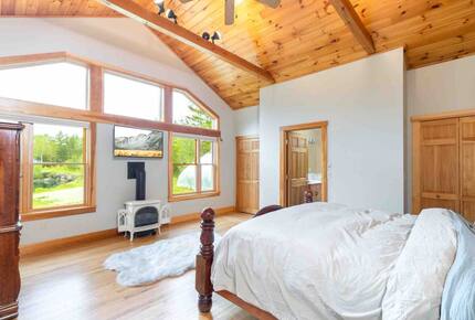Tranquil Forest Retreat with Private Pond Access - New Portland, Maine