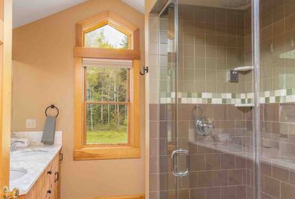 Tranquil Forest Retreat with Private Pond Access - New Portland, Maine