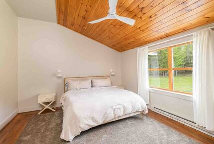 Tranquil Forest Retreat with Private Pond Access - New Portland, Maine