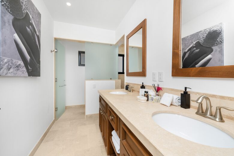 Elegant Oceanview Cabo Beach Villa with Rooftop Terrace & Club Access - Cabo San Lucas, Baja California Sur, Mexico
