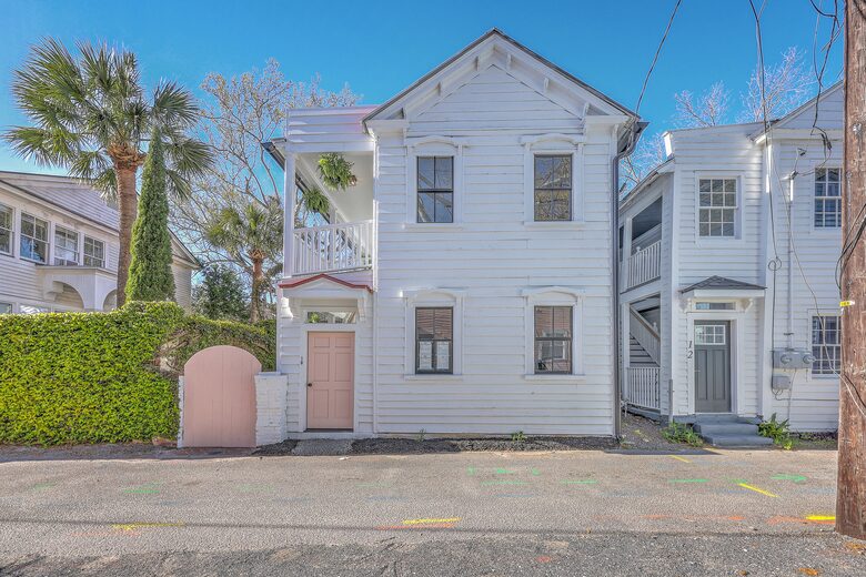 Historic 1880s Downtown Charleston Cottage! - Charleston, South Carolina
