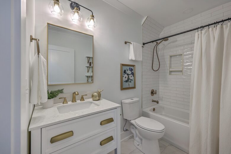 Historic 1880s Downtown Charleston Cottage! - Charleston, South Carolina