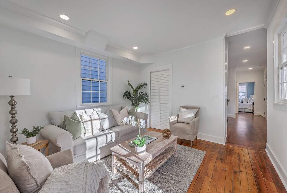 Historic 1880s Downtown Charleston Cottage! - Charleston, South Carolina