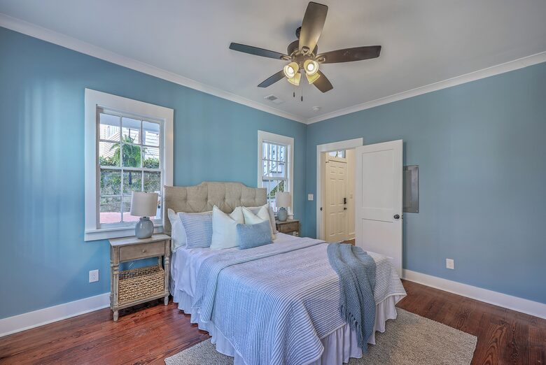 Historic 1880s Downtown Charleston Cottage! - Charleston, South Carolina
