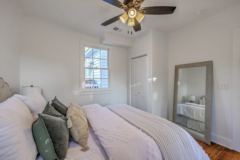 Historic 1880s Downtown Charleston Cottage! - Charleston, South Carolina