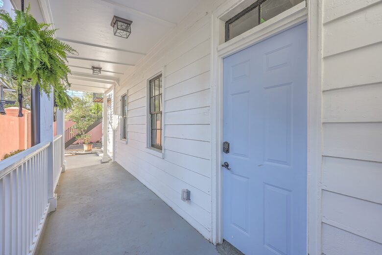 Historic 1880s Downtown Charleston Cottage! - Charleston, South Carolina