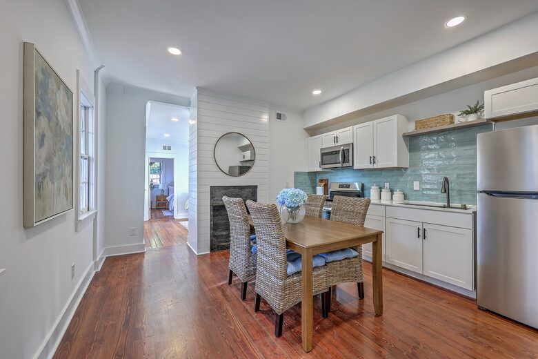Historic 1880s Downtown Charleston Cottage! - Charleston, South Carolina