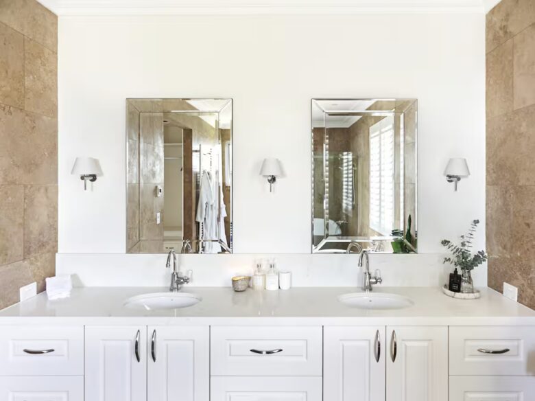 Stylish Sanctuary with Pool, Cinema & Designer Interiors - Mount Martha, Australia