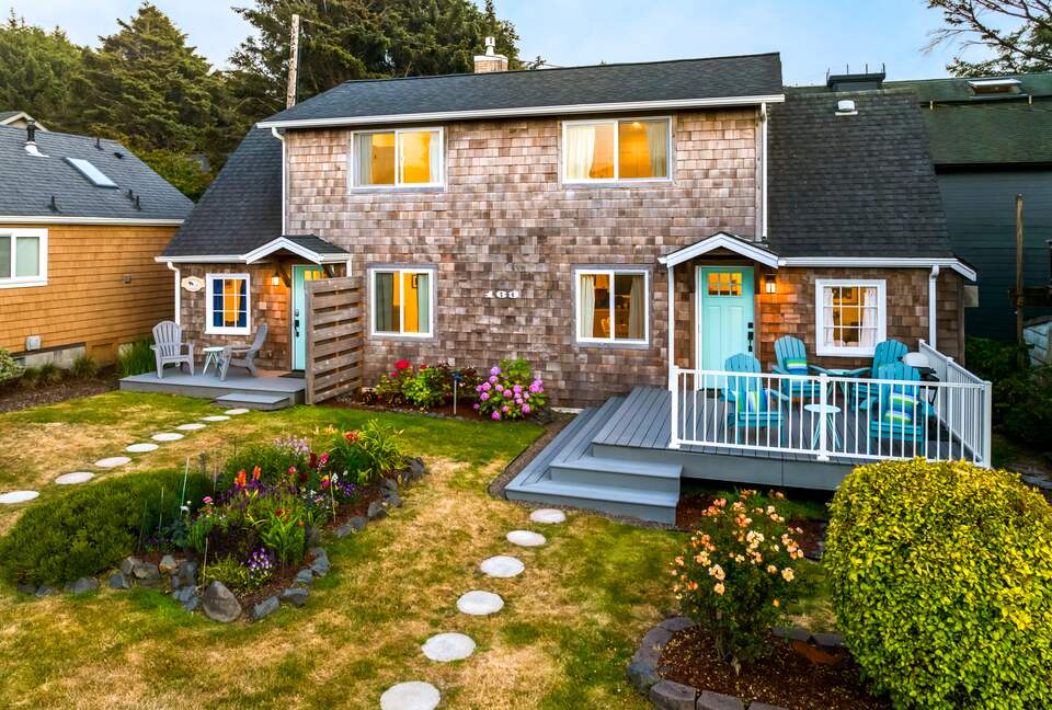 Coastal Cottage Retreat in the Heart of Cannon Beach - Cannon Beach, Oregon