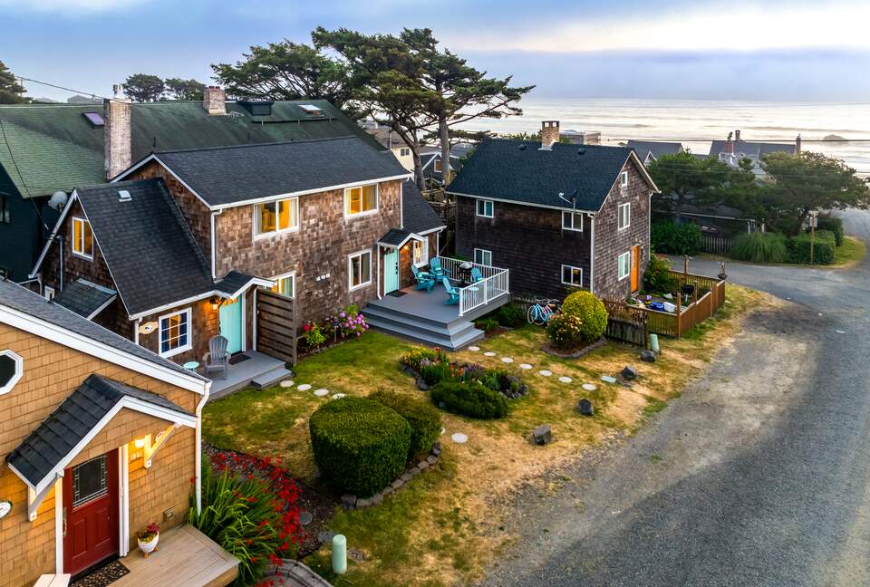 Coastal Cottage Retreat in the Heart of Cannon Beach - Cannon Beach, Oregon