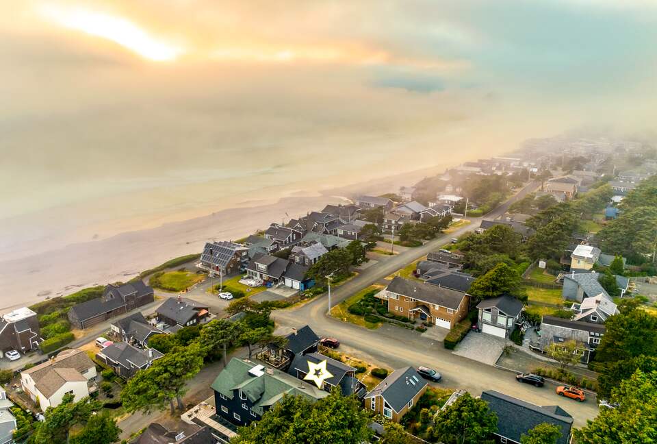 Coastal Cottage Retreat in the Heart of Cannon Beach - Cannon Beach, Oregon