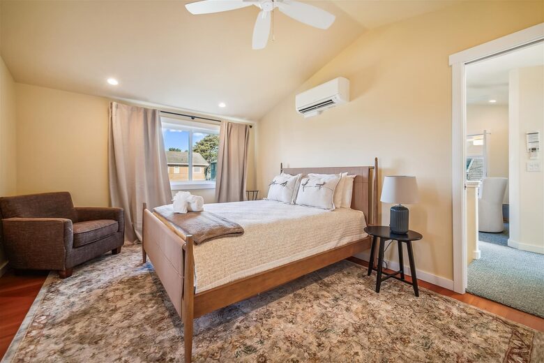 Coastal Cottage Retreat in the Heart of Cannon Beach - Cannon Beach, Oregon