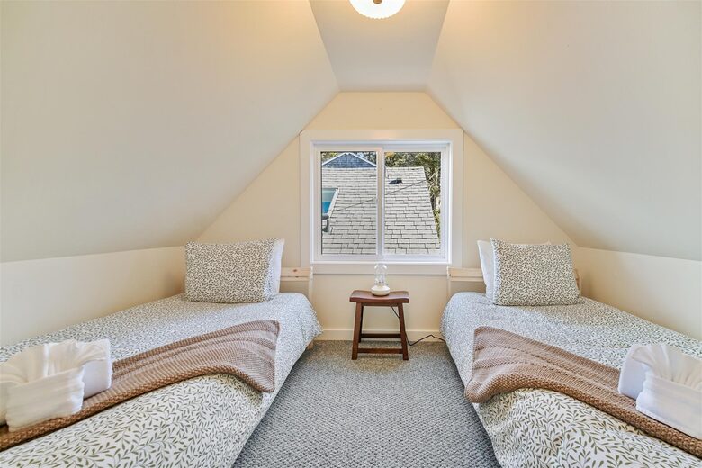 Coastal Cottage Retreat in the Heart of Cannon Beach - Cannon Beach, Oregon
