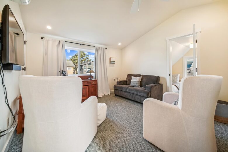 Coastal Cottage Retreat in the Heart of Cannon Beach - Cannon Beach, Oregon