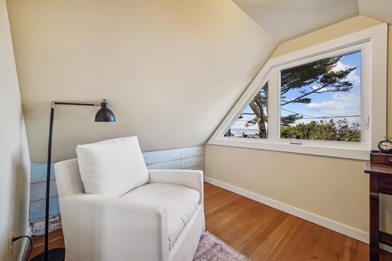 Coastal Cottage Retreat in the Heart of Cannon Beach - Cannon Beach, Oregon
