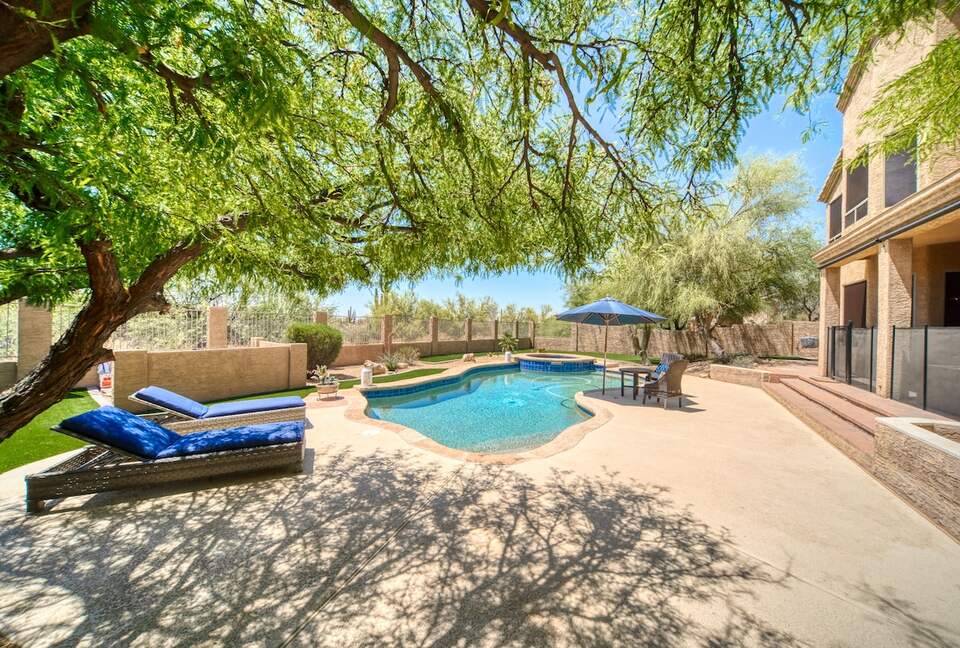 Tranquil Oasis with Putting Green & Outdoor Lounge - Scottsdale, Arizona
