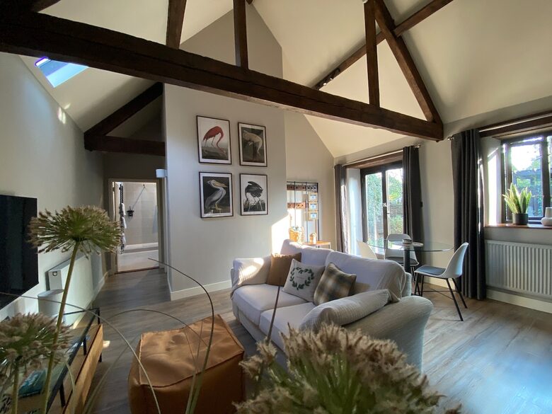 Charming Converted Barn Retreat in the Cotswolds - Wotton-Under-Edge, United Kingdom