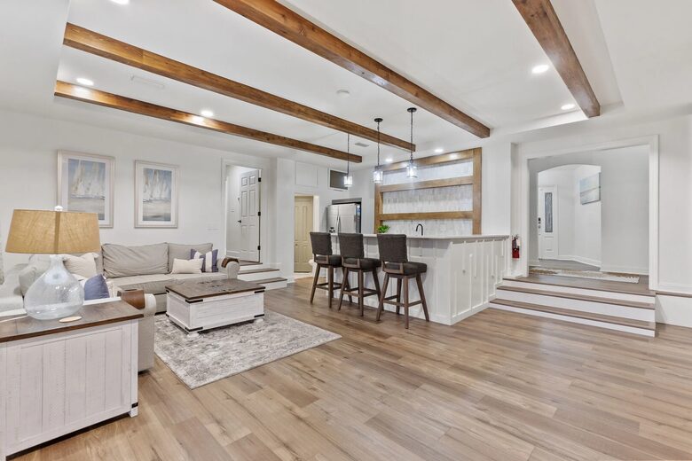 Lakeside Elegance with Game Room & Private Dock - Terrell, North Carolina