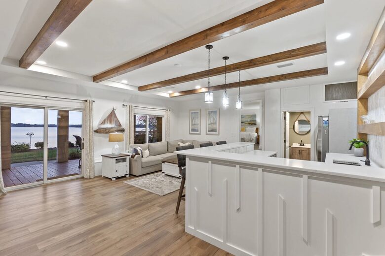 Lakeside Elegance with Game Room & Private Dock - Terrell, North Carolina