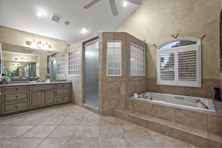 Lakeside Elegance with Game Room & Private Dock - Terrell, North Carolina